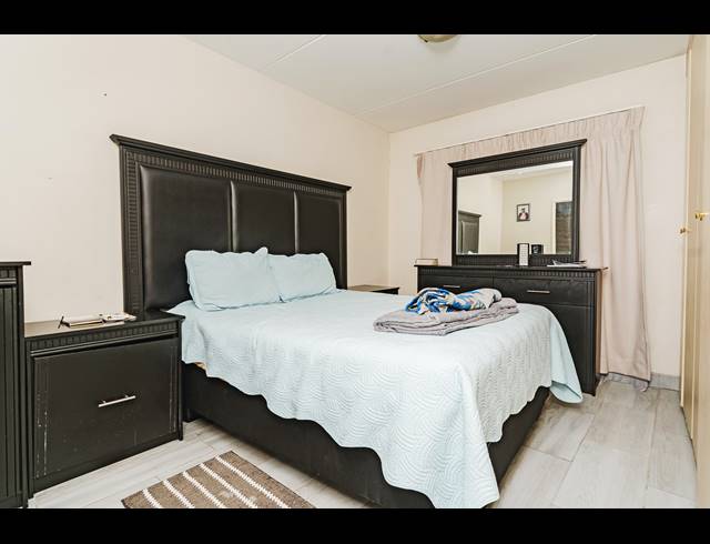 3 BEDROOM APARTMENT FOR SALE IN HALFWAY GARDENS